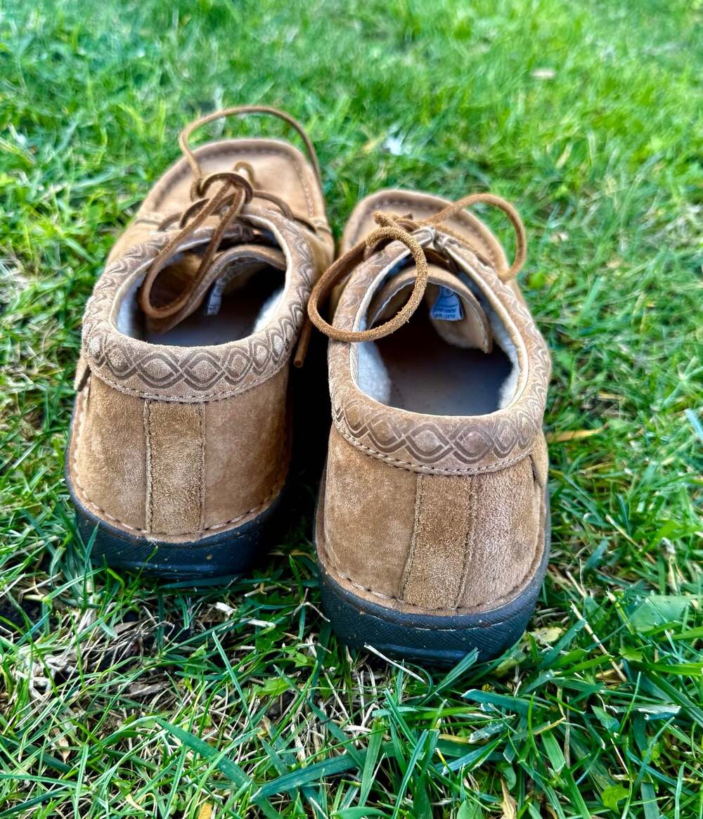 UGG - Picture 6 of 8